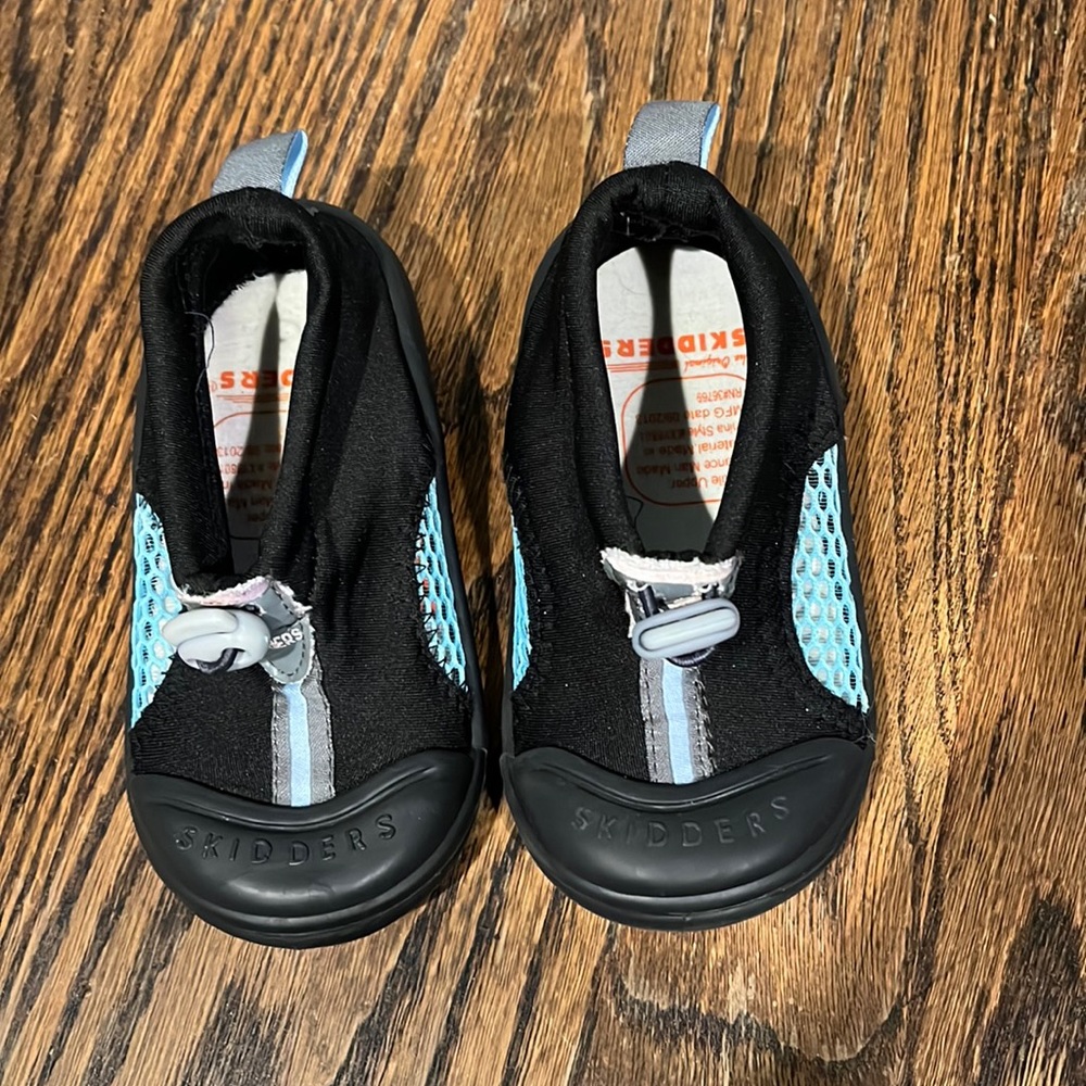 Skidders baby water shoes sandals size 8 toddler